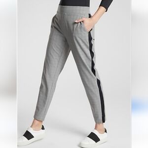 ATHLETA BROOKLYN Pant Women's Size 6 Plaid Ankle Business Travel Black White